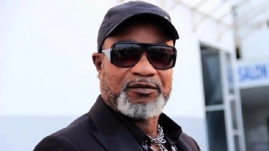 Koffi-Olomide-rencontre-son-sosie-en-Cote-dIvoire-la-toile-sous-le-charme-photos-1024×576