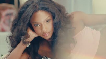 Ayra Starr – Commas (Lyric Video)